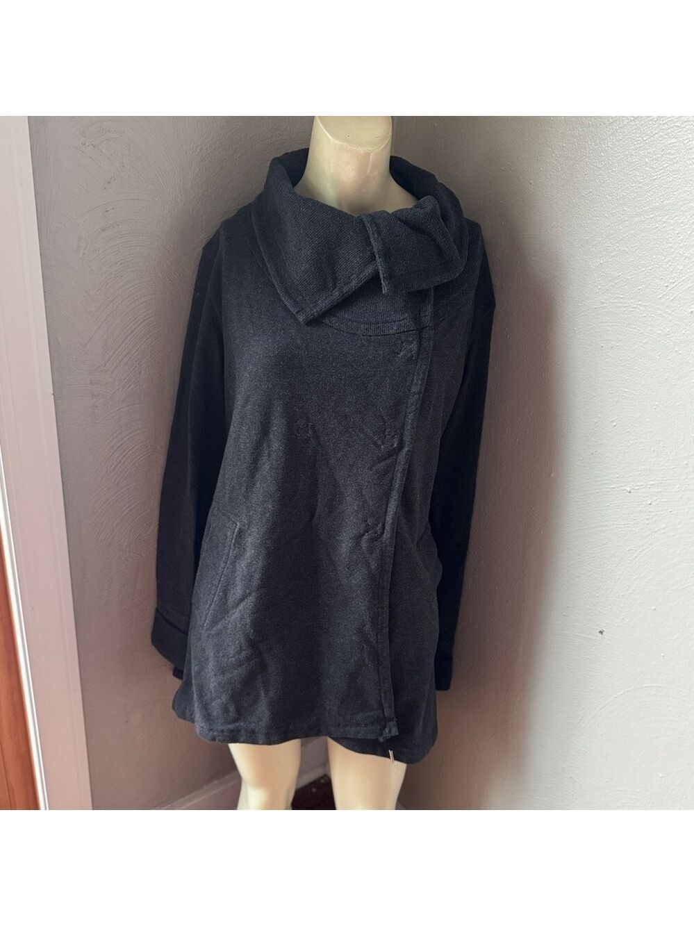 Lululemon dark gray long coat size 8
